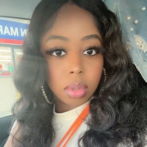 Meet your Posher, Elyahsa